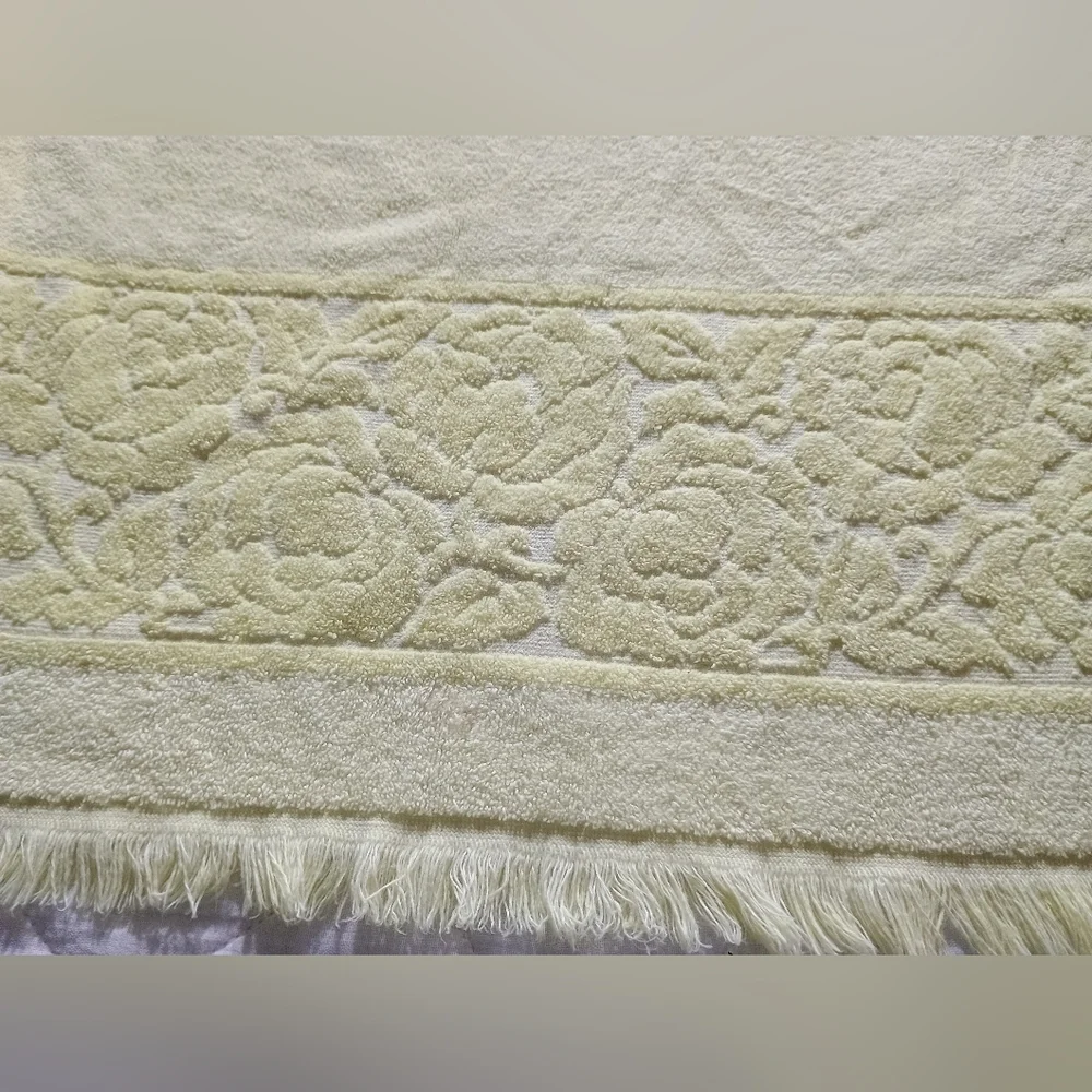 Vintage Yellow Fieldcrest All Cotton Face Bath Towel sculpted floral